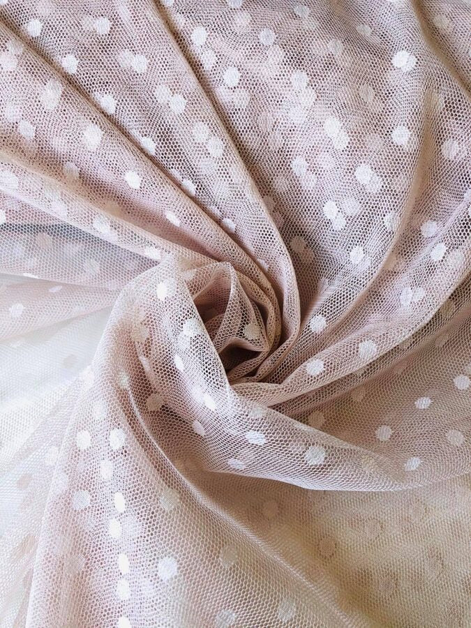 Satīna kleita ar pumpiņtillu