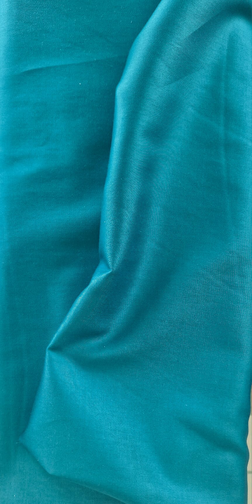 Zvanveida satīna kleita