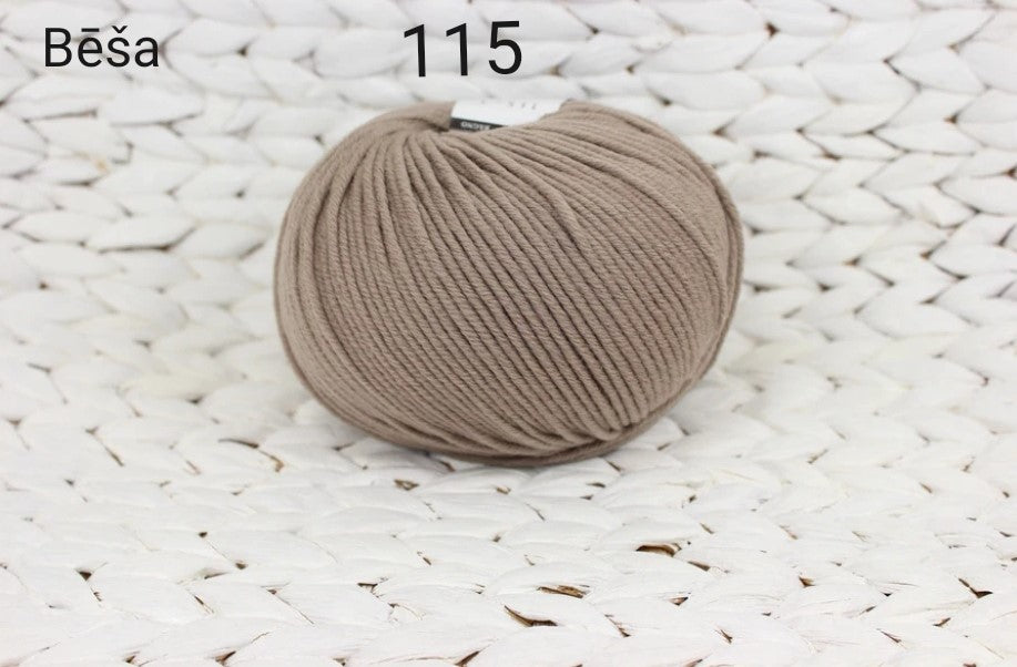 Jaundzimušo merino jaka