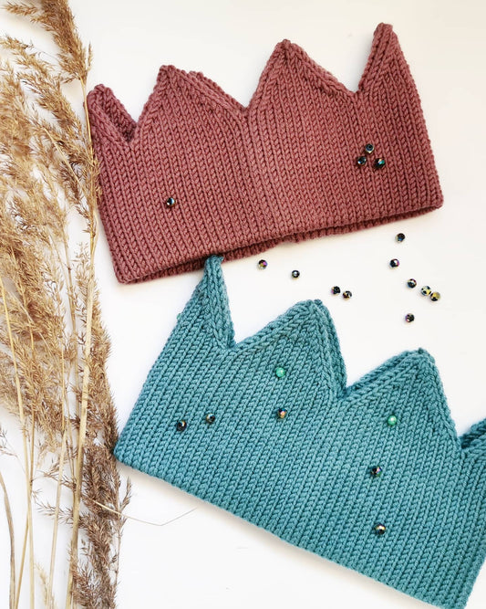 Knitted crown