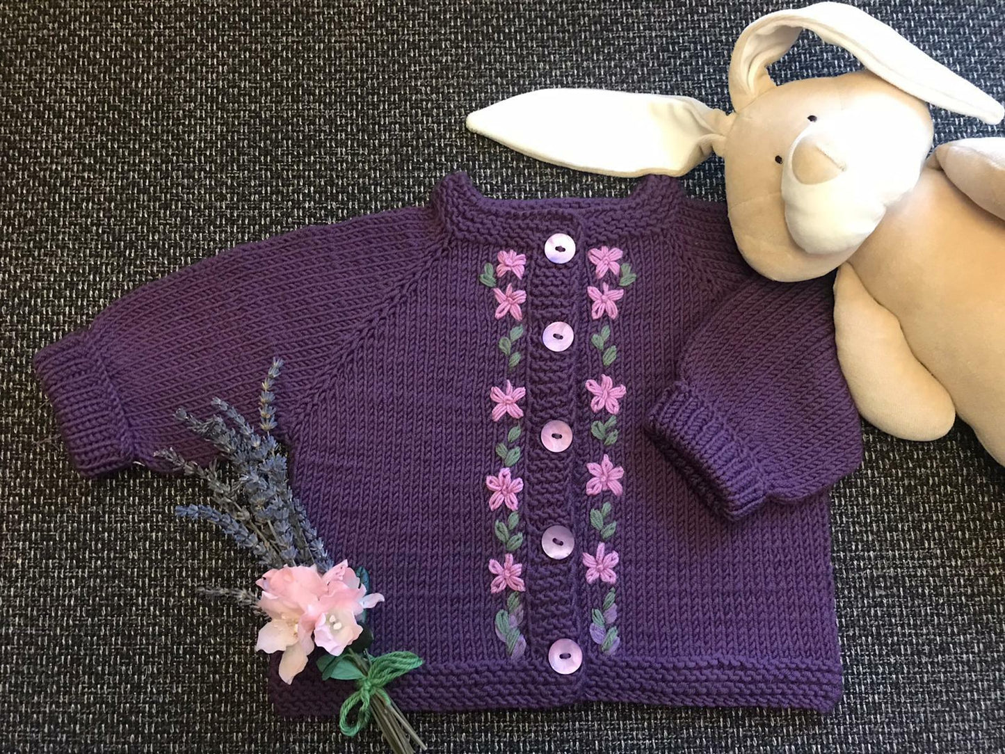 Bērnu jakas apraksts (reglāns no augšas) (izmēros jaundzimušo - 5 gadi)