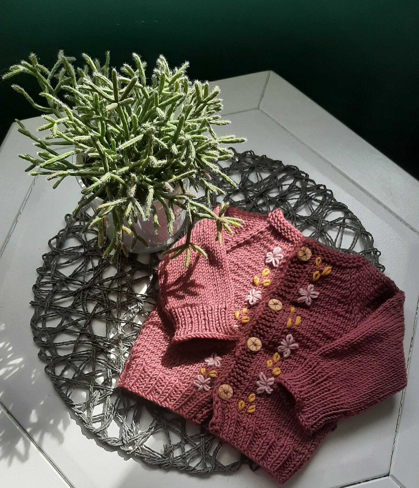 Bērnu jakas apraksts (reglāns no augšas) (izmēros jaundzimušo - 5 gadi)