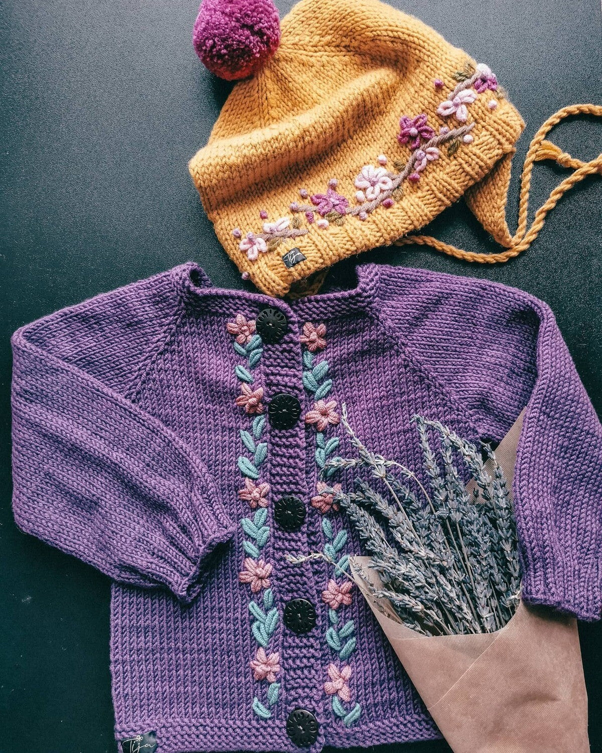 Bērnu jakas apraksts (reglāns no augšas) (izmēros jaundzimušo - 5 gadi)