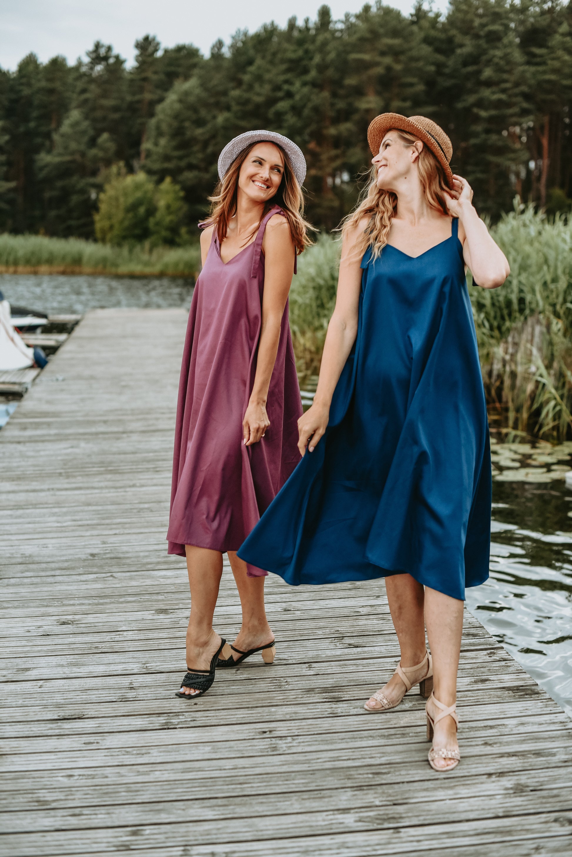 Zvanveida satīna kleita