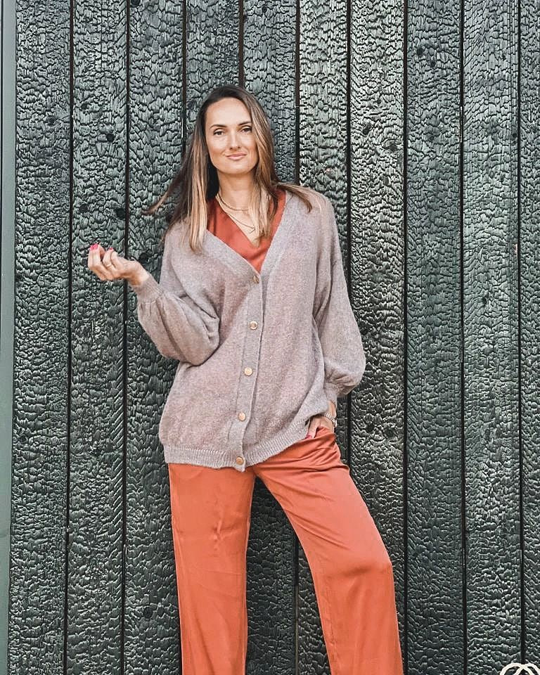 Oversize jaka no kidmohēras ar zīdu