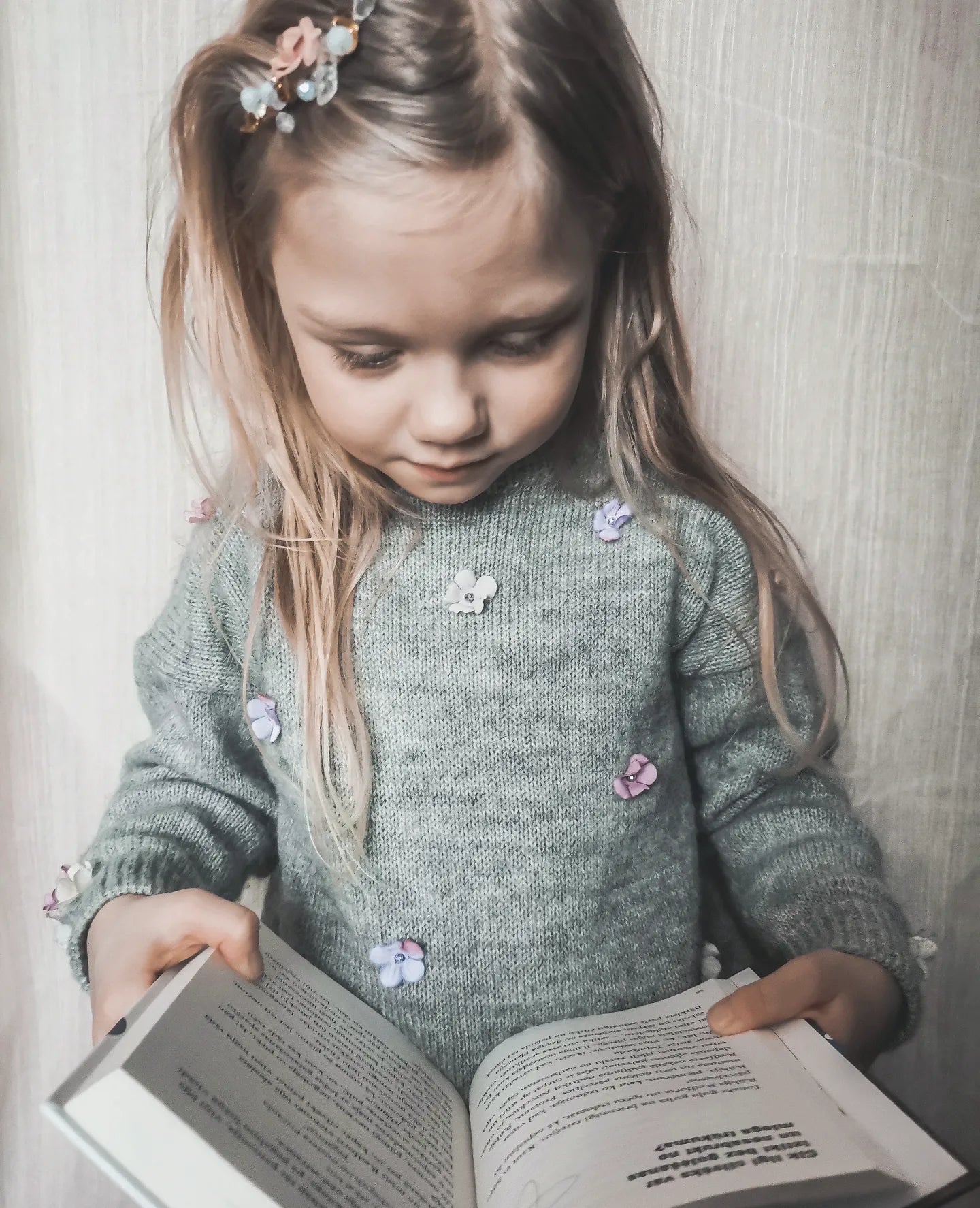 Džemperis ar puķītēm