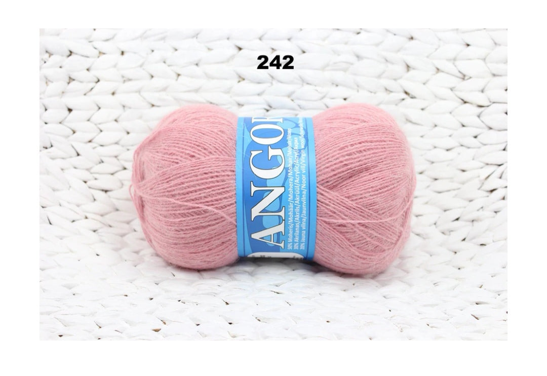 Mohēras tops ar kuplām piedurknēm