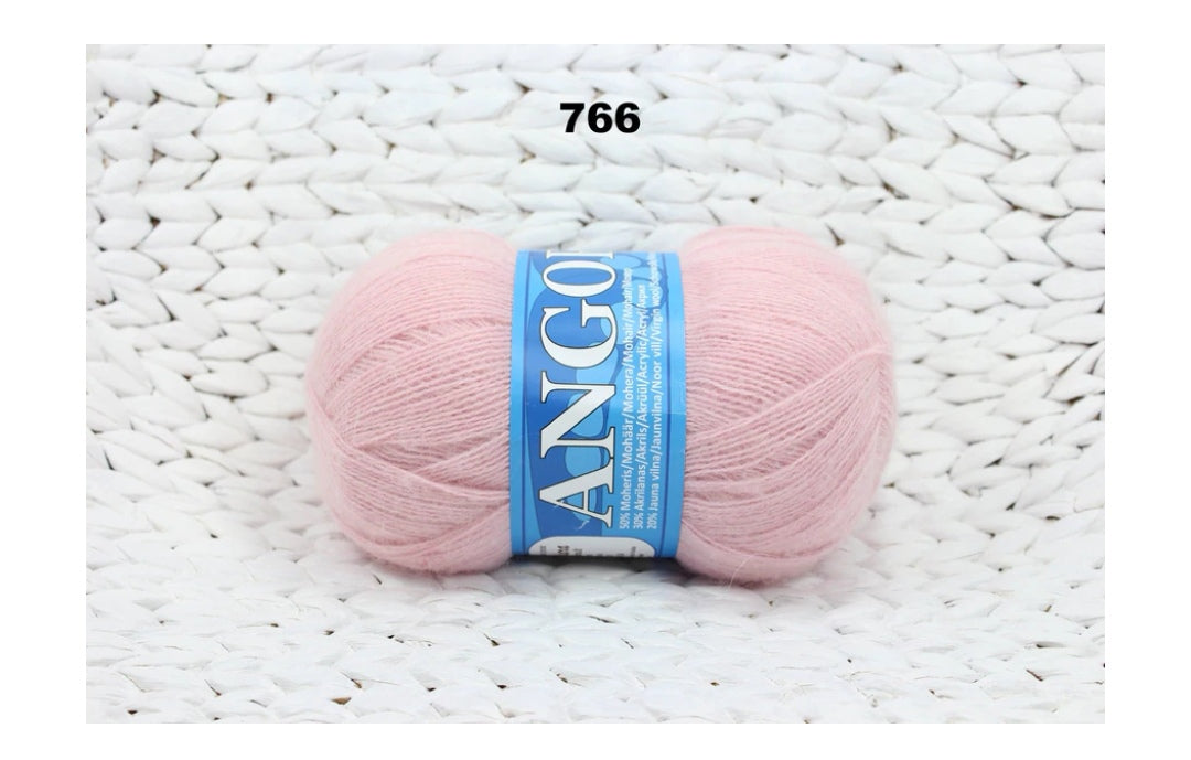 Mohēras tops ar kuplām piedurknēm