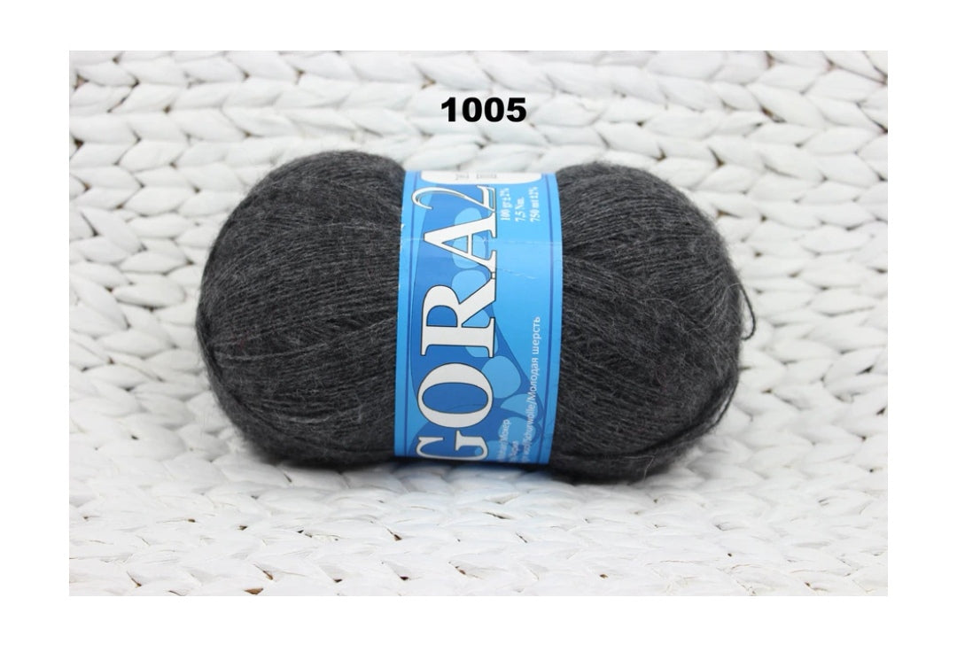 Mohēras tops ar kuplām piedurknēm