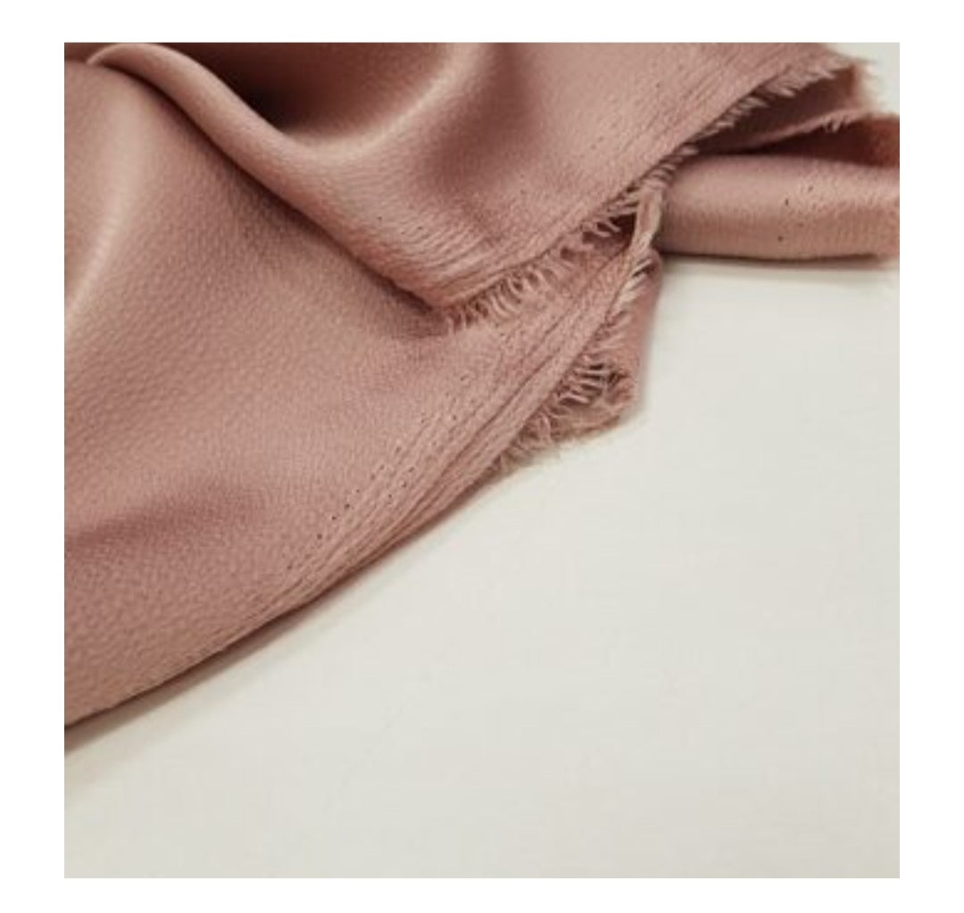 Satīna auduma kimono