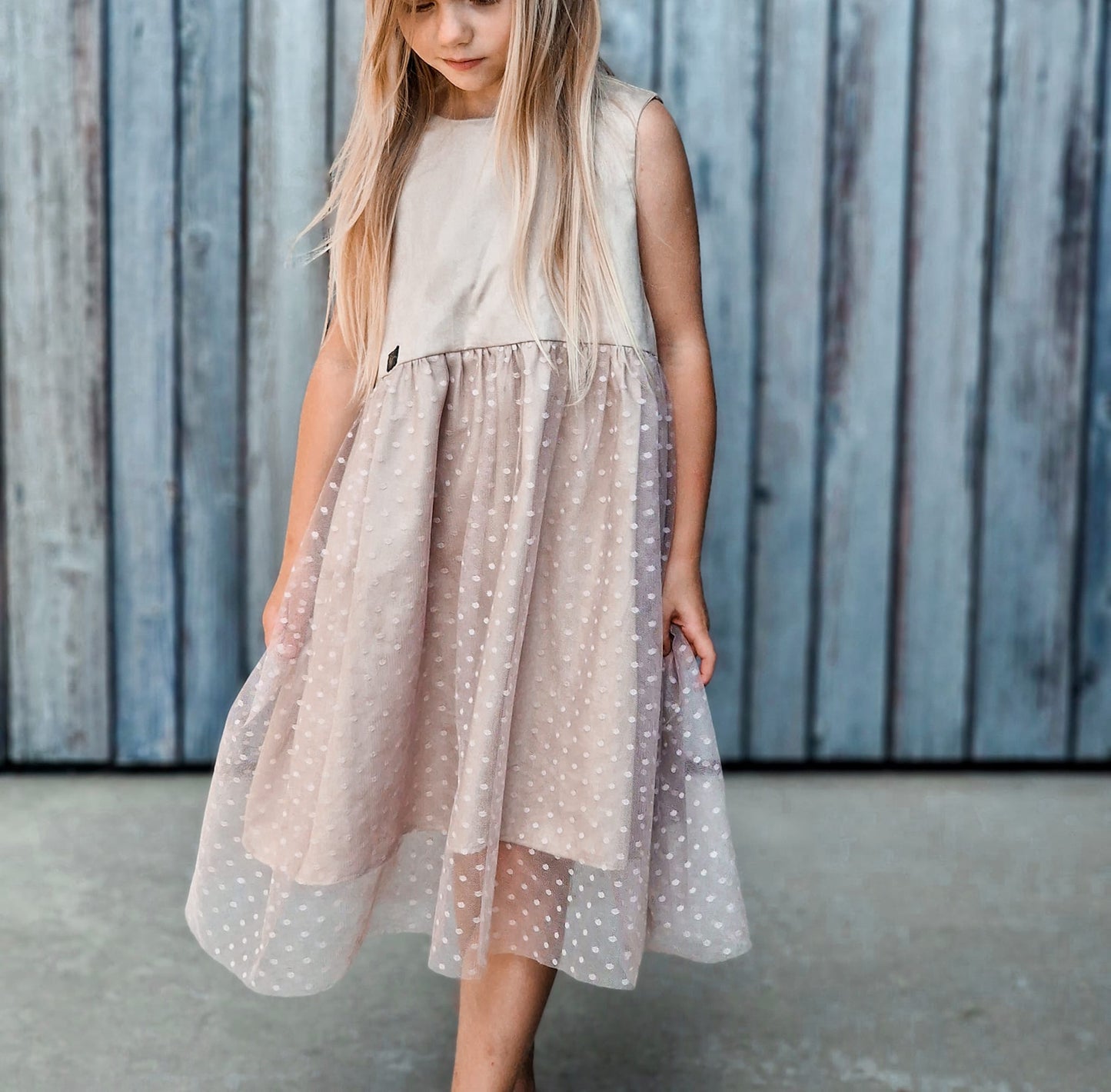 Satīna kleita ar pumpiņtillu