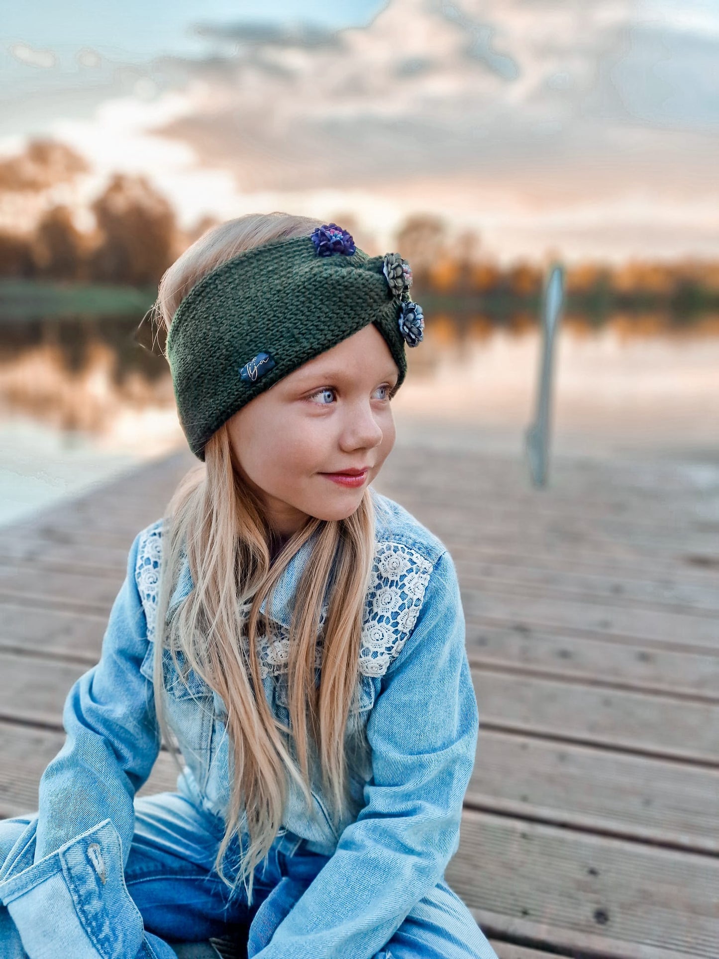 Merino ausaines ar puķītēm