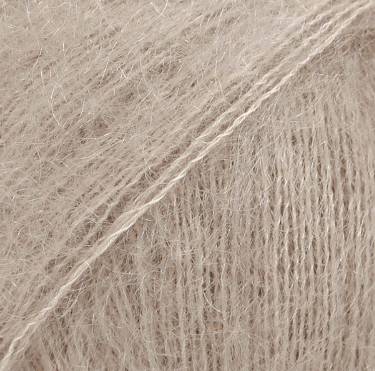 Oversize jaka no kidmohēras ar zīdu