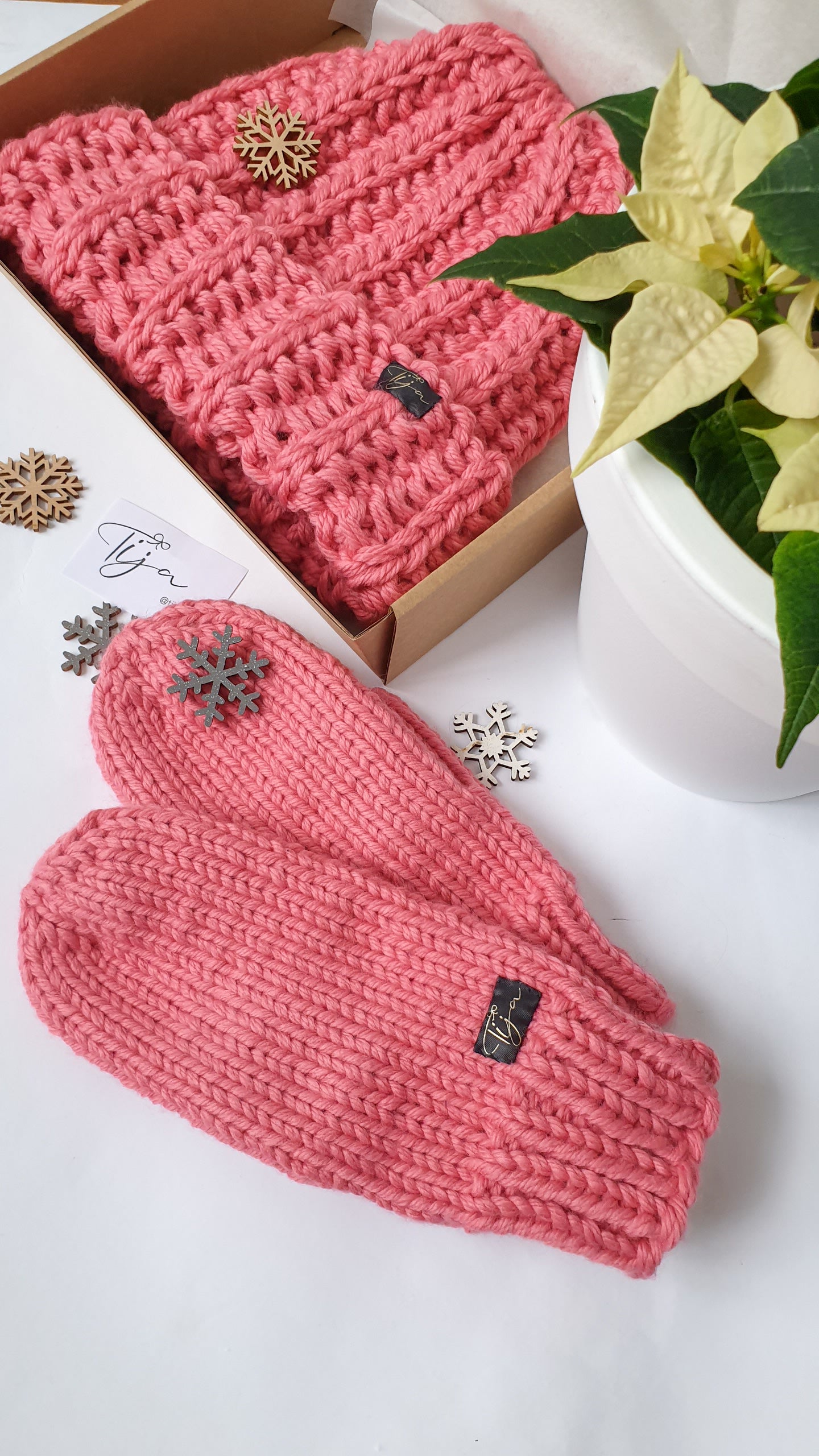 Set  - hat and mittens