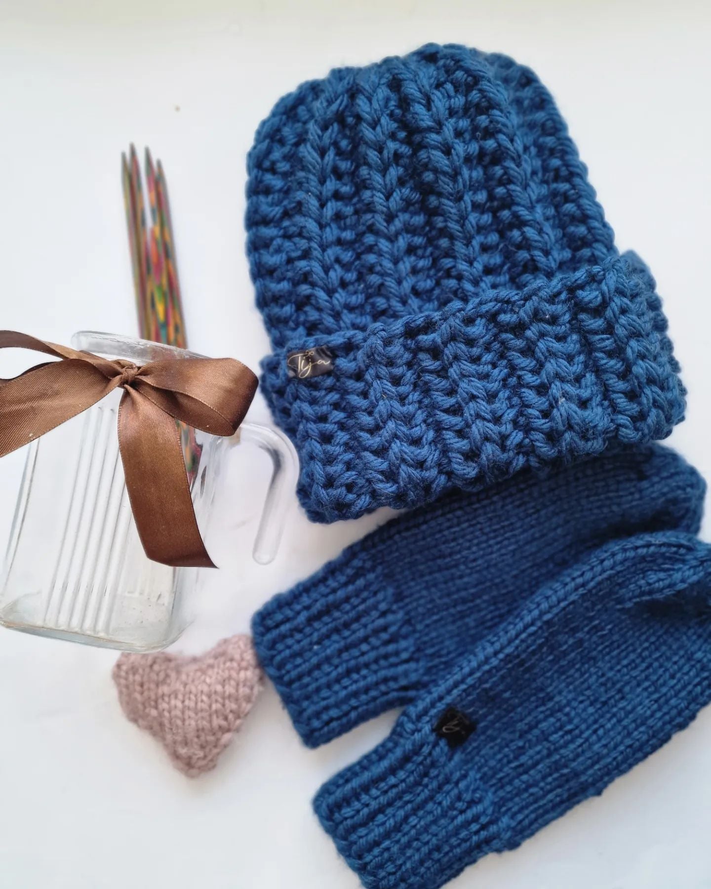 Set  - hat and mittens