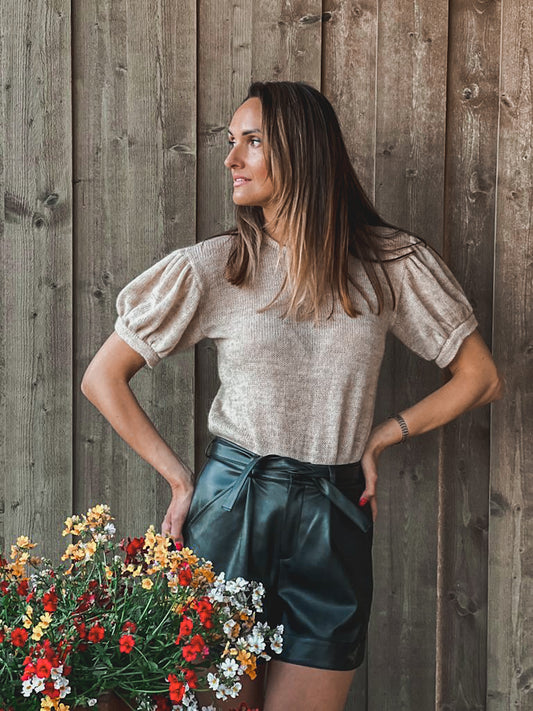 Mohēras tops ar kuplām piedurknēm